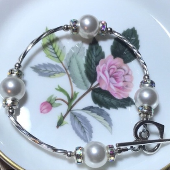 925 Silver Heart Toggle Clasp Bracelet 7”L Costume Pearls, AB Crystal Rings EVC - Picture 1 of 6